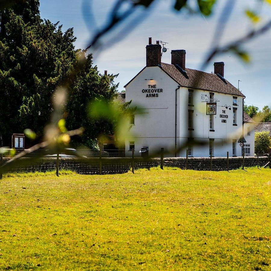 The Okeover Arms Ашборн Экстерьер фото