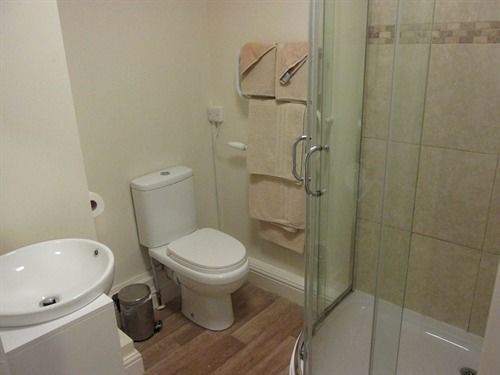 The Okeover Arms Ашборн Экстерьер фото